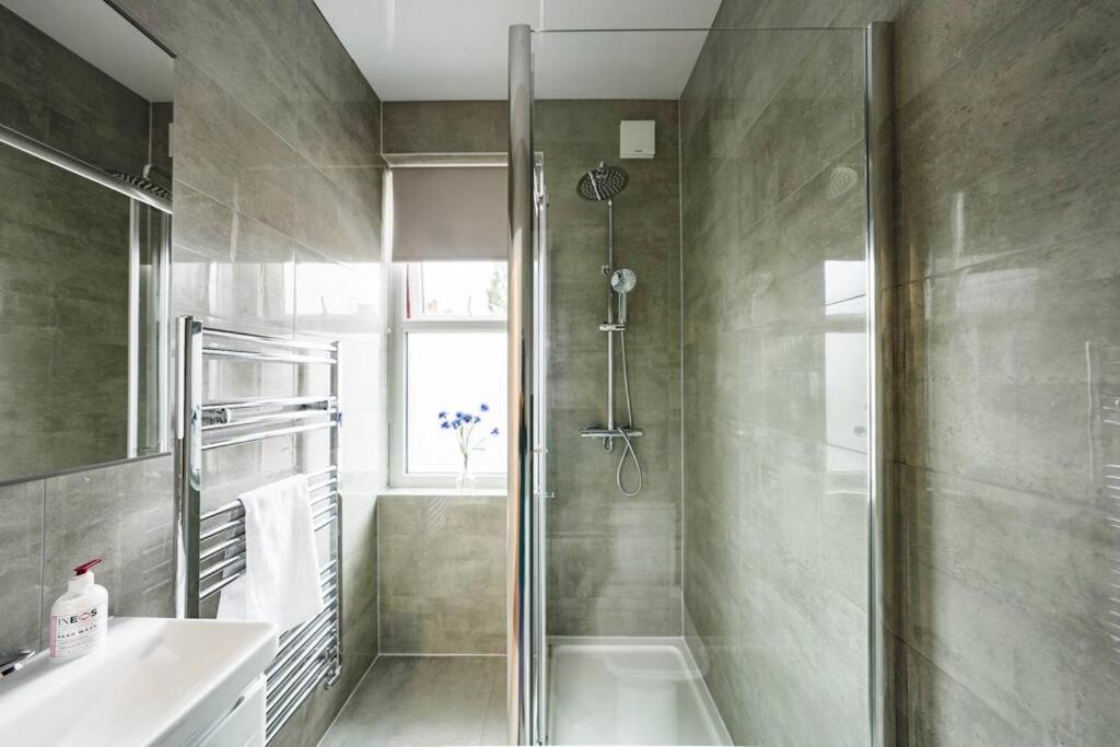 Newly Renovated Modern 4 Bed 3 Bath Apartment London Kültér fotó